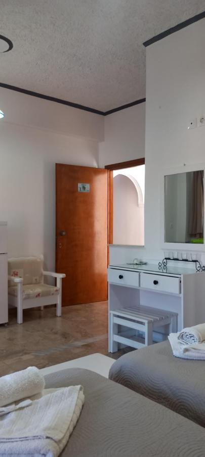 Nikis Apartments Agios Gordios  Zewnętrze zdjęcie