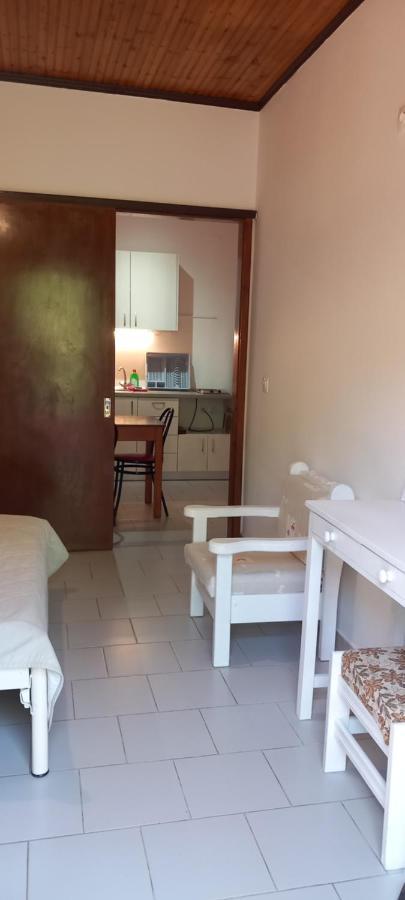 Nikis Apartments Agios Gordios  Zewnętrze zdjęcie