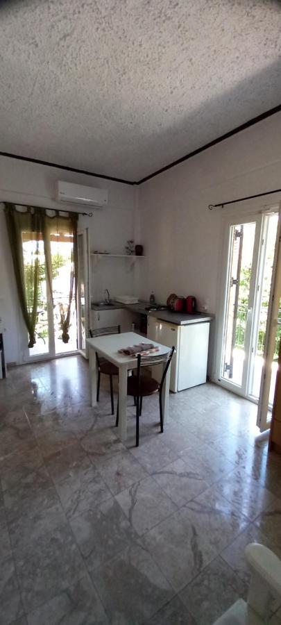 Nikis Apartments Agios Gordios  Zewnętrze zdjęcie