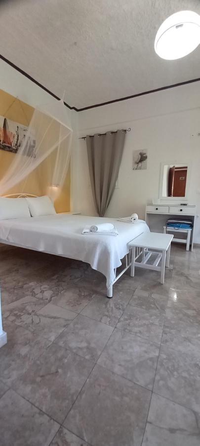 Nikis Apartments Agios Gordios  Zewnętrze zdjęcie