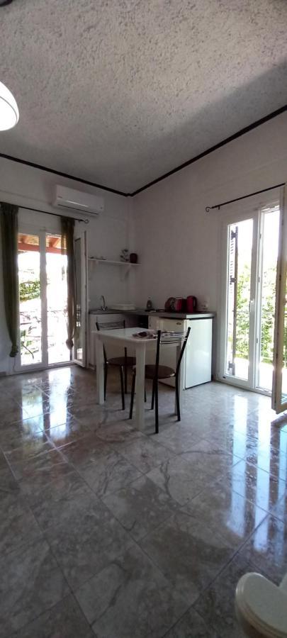 Nikis Apartments Agios Gordios  Zewnętrze zdjęcie