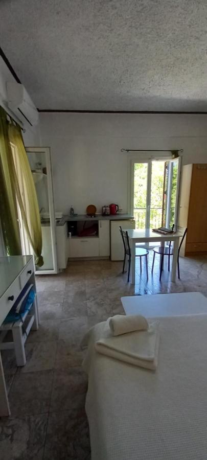 Nikis Apartments Agios Gordios  Zewnętrze zdjęcie