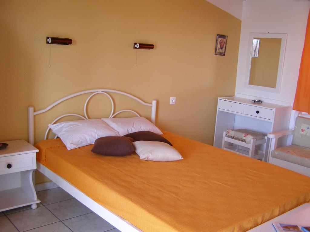 Nikis Apartments Agios Gordios  Pokój zdjęcie