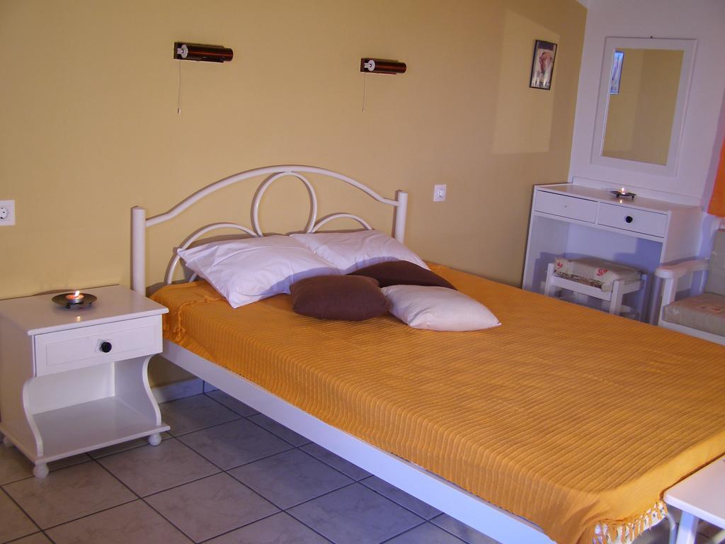 Nikis Apartments Agios Gordios  Zewnętrze zdjęcie