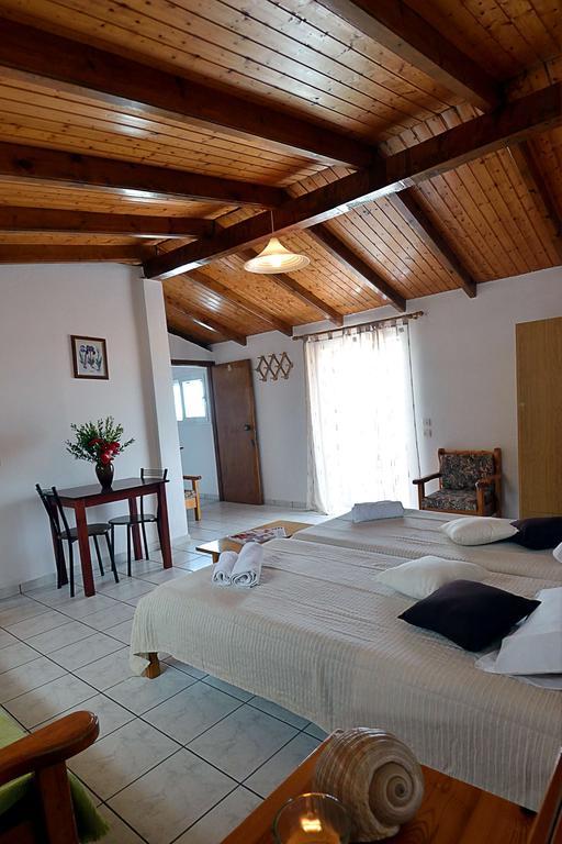 Nikis Apartments Agios Gordios  Zewnętrze zdjęcie